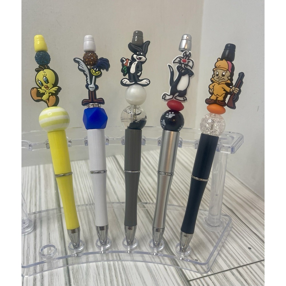 Bugs Bunny And Friends 5 Piece Beadable Pen Set. Black ink.